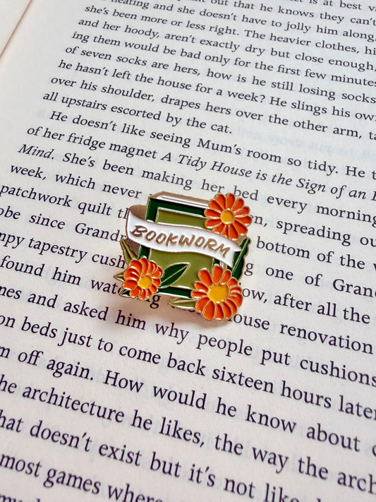 'bookworm' flowers pin / badge