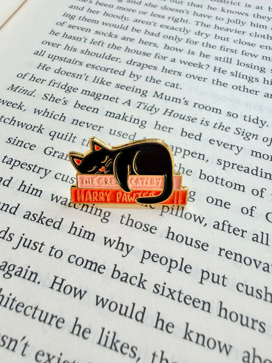 'the great catsby' pin / badge