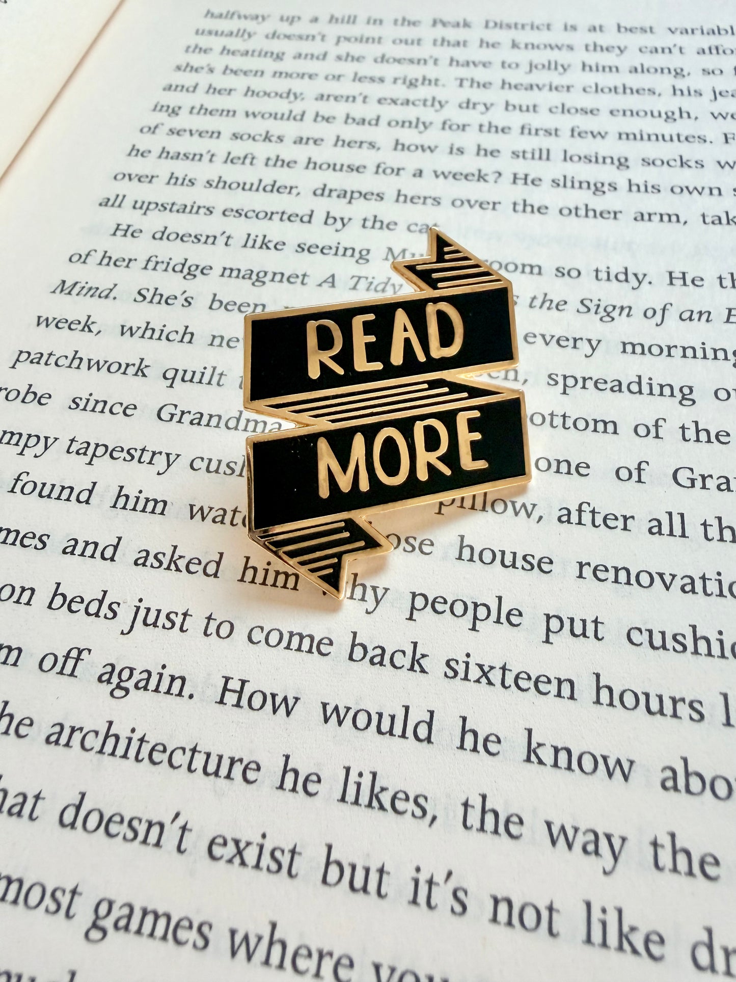 'read more' pin / badge