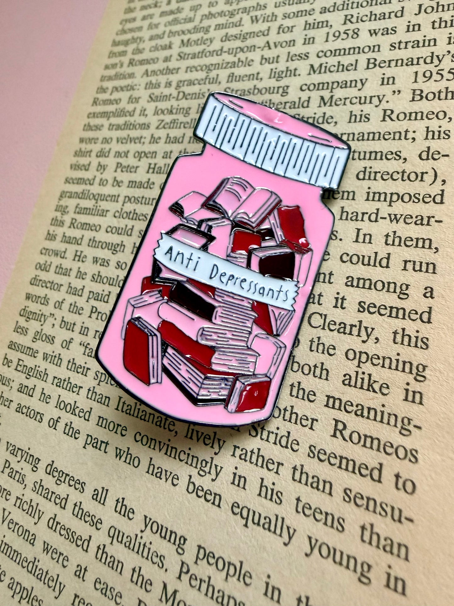'books are antidepressants' badge / pin